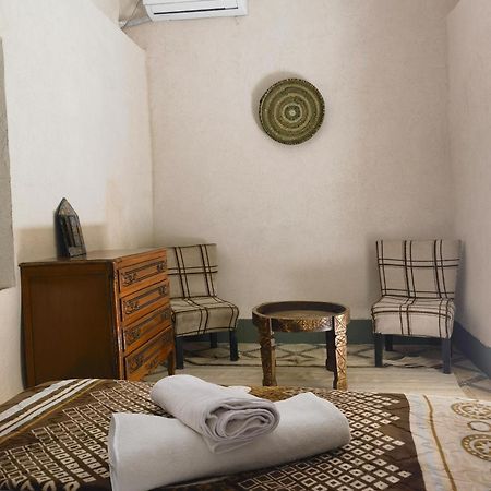 Medina Oasis Hostel マラケシュ エクステリア 写真