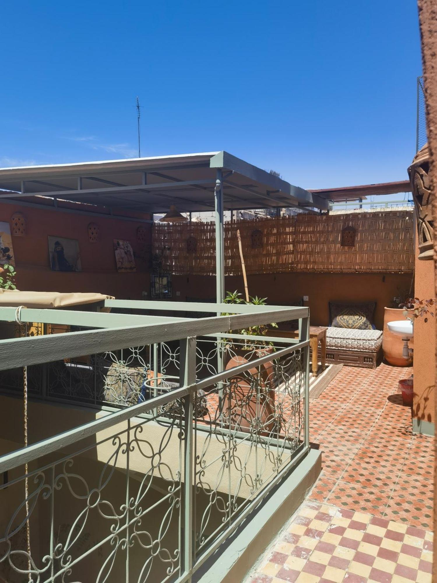 Medina Oasis Hostel マラケシュ エクステリア 写真